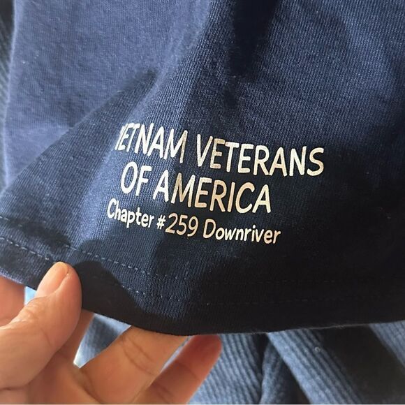 GILDAN  T SHIRT
Free to sparklin - Picture 6 of 7